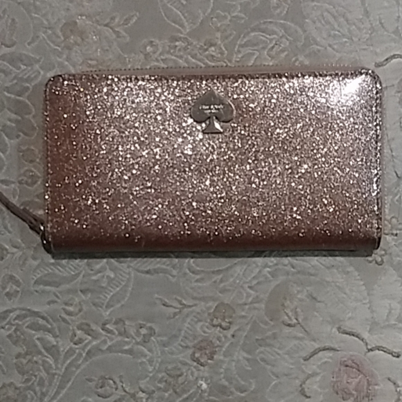 kate spade Handbags - Kate Spade Rose Gold Glitter Wallet